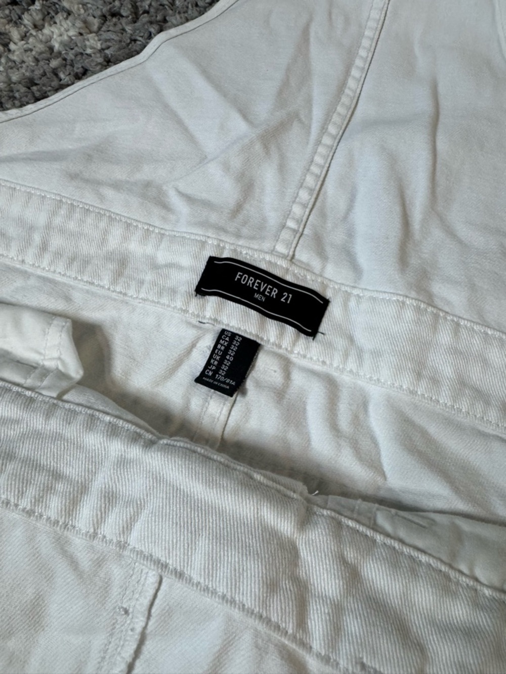 Forever 21Men, Men’s White Distressed Denim Jogger Pants Overalls, US Size: 32 - Picture 8 of 14